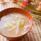 出汁なしで旨い！もやしと長ネギの味噌汁