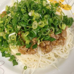 サラの作ってみた!投稿(にらとねぎがたっぷり!そうめんで作るピリ辛肉味噌のあえ麺)