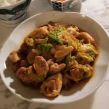 鶏肉と春キャベツの甘辛炒め