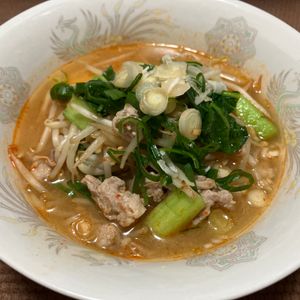 りんごの作ってみた!投稿(【にんにく香るピリ辛みそラーメン】野菜たっぷり具沢山！)