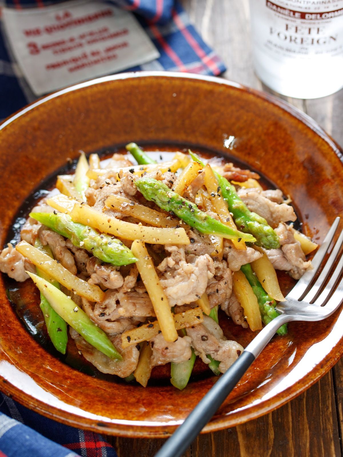 アスパラガスのロースト、ニンニクとハーブ添えのレシピ