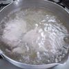 ごまペースト無し鶏もも肉で作る「棒棒鶏」の工程2