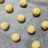 ほろっと食感!ひな祭りに彩りを添える3色スノーボールレシピ!の工程3
