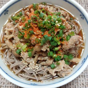 よっこの作ってみた!投稿(レンジで楽々！『豚ときのこの甘辛胡麻だくそば』)