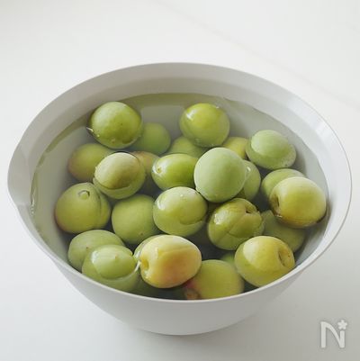 ジップロックで梅仕事 実も食べられる カリカリ梅シロップ By をとまんま 米川あゆみ レシピサイト Nadia ナディア プロの料理家のおいしいレシピ