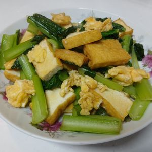NOBの作ってみた!投稿(【厚揚げと小松菜のマヨたま炒め】パパッと10分！栄養◎)