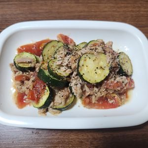 とももの作ってみた!投稿(旨味がじゅわ〜『ズッキーニとトマトのデリ風♡焼きツナマリネ』)