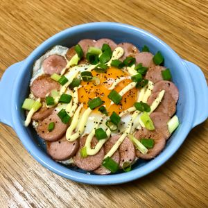 Nao★彡の作ってみた!投稿(ちぎって焼くだけ♡ガッツリ旨い「魚肉ソーセージエッグ丼」)