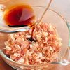 爆速で満たされる！おかかチー飯の工程1