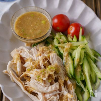 【超しっとり】レンチン蒸し鶏の濃厚ごまだれバンバンジー