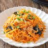 腸活◎【にんじんと白滝の旨辛キムチ炒め】食欲そそる♡