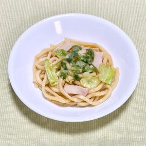 キャピタンの作ってみた!投稿(レンジで簡単！キャベツとベーコンの麺つゆバターうどん)