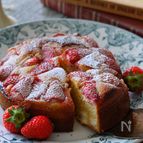 混ぜて焼くだけ！ふわっと軽い【米粉いちごアーモンドケーキ】