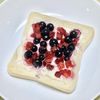 キャピタンの作ってみた!投稿(チーズケーキのような味わい♪サワークリームのベリートースト)