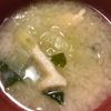 風花の作ってみた!投稿(キャベツとえのきとワカメの味噌汁)