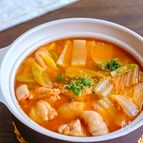 野菜たっぷり♪コク旨キムチ味噌鶏鍋