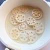お惣菜屋さんみたいな【カリカリれんこんの旨甘がらめ】の工程3
