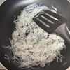 旨みたっぷり！【ピーマンと白滝の中華炒め】作り置きにもの工程3