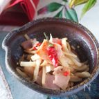 【大根丸ごと使います】ベーコンと大根の皮のきんぴら