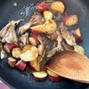 さつまいもとまいたけの味噌バター炒め【ほっこり秋の味覚♪】の工程3