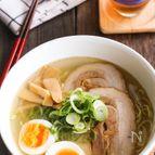 あっさりだけどあと引く♡手作りスープが◎我が家の塩ラーメン