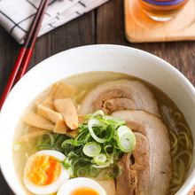あっさりだけどあと引く♡手作りスープが◎我が家の塩ラーメン