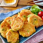 ポリ袋で混ぜて焼くだけ♡【枝豆コーンのふわもち豆腐揚げ】