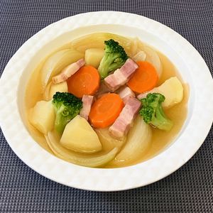 𝔂𝓾𝓶𝓲🍓の作ってみた!投稿(厚切りベーコンとたっぷり野菜のポトフ)