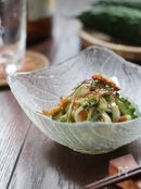 カリカリ鶏皮とゴーヤのサラダ