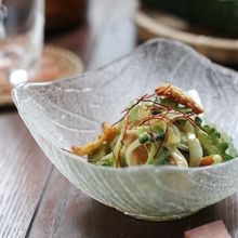 カリカリ鶏皮とゴーヤのサラダ