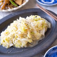 旬野菜を手軽にたっぷり食べよう♪白菜のポン酢マヨ炒めサラダ
