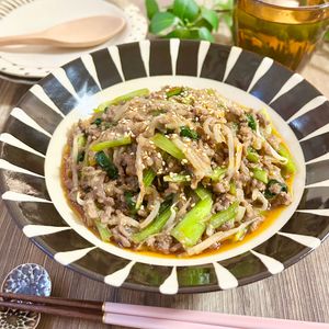 のりのり🐾🎀🤍の作ってみた!投稿(行列の定食屋さんの🍚うま辛🤩ごま担々もやし肉野菜炒め定食)