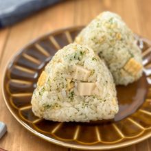 ポリ袋でにぎる♪【ちくわの磯辺揚げ風おにぎり】