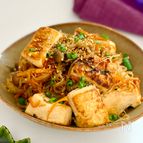 まるで麺！豆腐としらたきの甘辛にんにく炒め【ごはんすすむ】