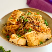 まるで麺！豆腐としらたきの甘辛にんにく炒め【ごはんすすむ】