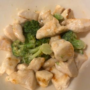ぼーの作ってみた!投稿(作り置きにも♡鶏むね肉とブロッコリーのオーロラソース)