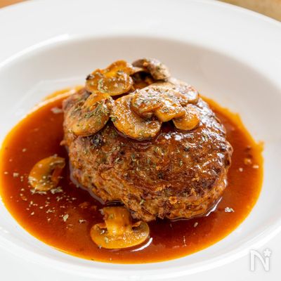 煮込みハンバーグ