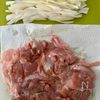 【香ばし鶏もものねぎ鶏だしペッパー】ねぎだく鶏だしが絶品！！の下準備