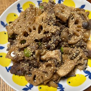 ゆくゆくの作ってみた!投稿(れんこんとしいたけと牛こまのオイぽんバター炒め)