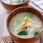 『小松菜と玉ねぎと油揚げのお味噌汁』
