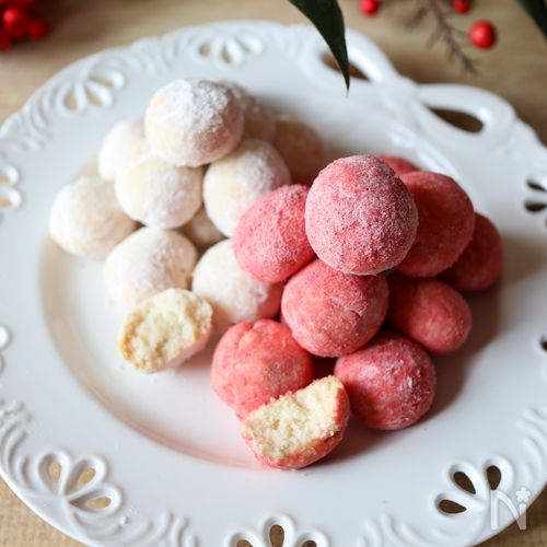 米粉でさくほろっ！紅白スノーボールクッキー