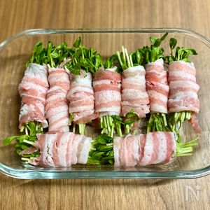 豆苗の豚バラ巻きレンジ蒸し】タレも絶品♡お手軽おかず♬︎ | レシピ