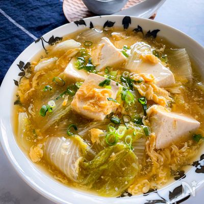 とろんと白菜のやさしい味わい
豆腐と白菜のふわたま和風あん