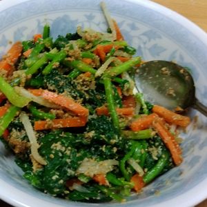 hiro★の作ってみた!投稿(【ほうれん草ともやしとにんじんの胡麻和え】レンジだけ！簡単)
