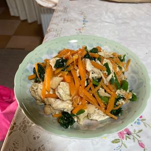 1071667の作ってみた!投稿(栄養満点♡蒸し鶏とほうれん草のごま和え【#作り置き】)