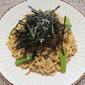 よっこの作ってみた!投稿(海苔とバターの焼きそば)