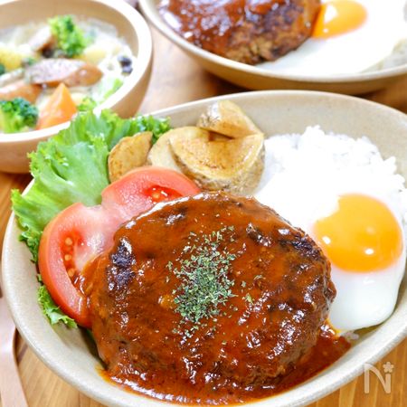 簡単おうちカフェごはん 大判ハンバーグのロコモコ丼 By Rinaty りなてぃ レシピサイト Nadia ナディア プロの料理家のおいしいレシピ