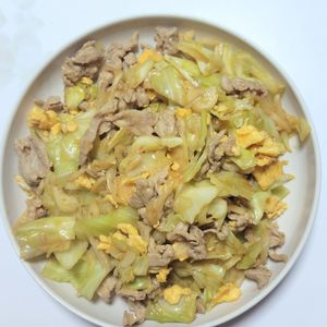 ふうかの作ってみた!投稿(【ご飯がすすむ♡キャベツと豚たまの旨ソース炒め】)