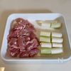 ごはんもお酒もすすむ♪【串なし焼き鳥ねぎま風】の工程1