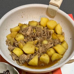 ららぴおの作ってみた!投稿(【簡単♪豚肉とじゃが芋のガーリック炒め】食べ応え抜群おかず)